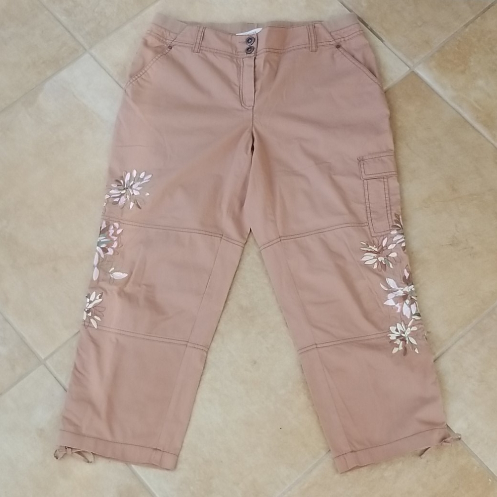 Chicos tan crop pants with flowers 4  / chicos size 0